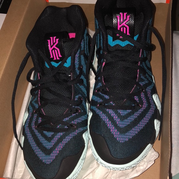 Kyrie’s - Picture 3 of 3